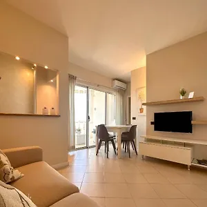 Prestige Panoramico Veronese Appartement Olbia
